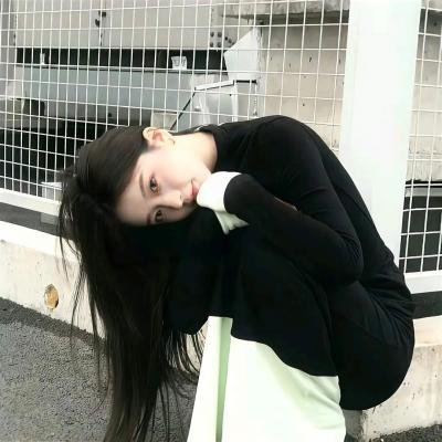 星二代出道颜值引争议，评论区两极分化，72小时引热议